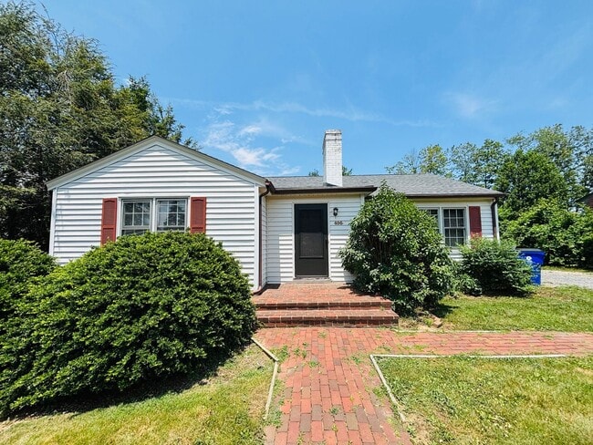 Building Photo - 3 Bedroom, 2.5 Bath House