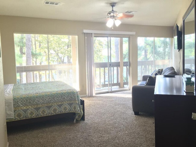 Building Photo - 1413 April Villas Unit D