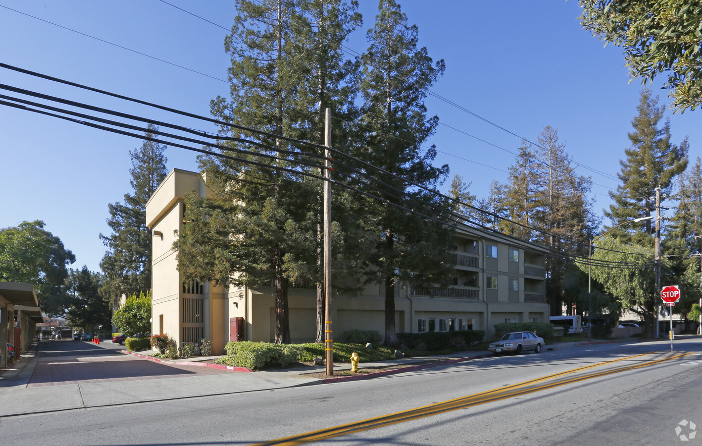 Corinthian House Residence - Corinthian House Residence