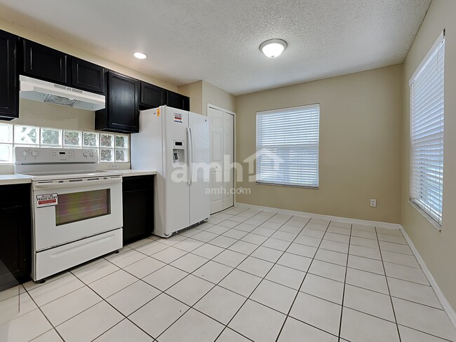 Photo - 8220 Abbeyfield Dr