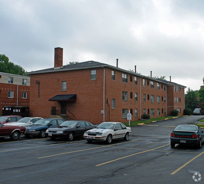 Photo - Colonial Arms