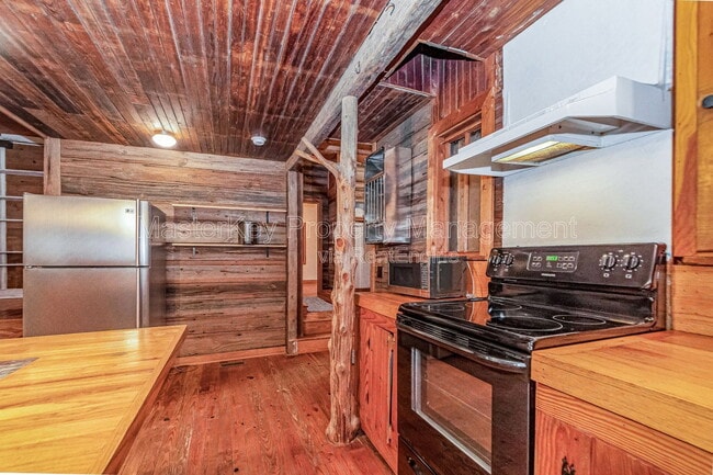 Photo - 380 Hatley Rd