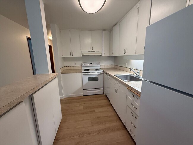 Photo - Sheffield Apts.