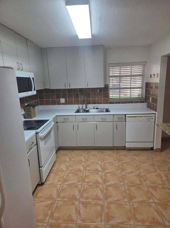 Photo - 3062 Riverside Dr