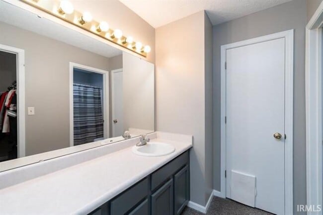 Photo - 1128 W Hornbeam Cir