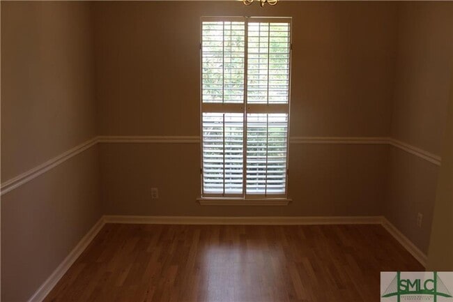 Photo - 3 bed 2 Bath Richmond Hill
