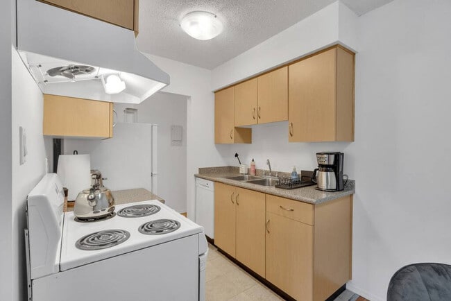 Photo - 2225 W 8th Ave Unit SI ID1051791P