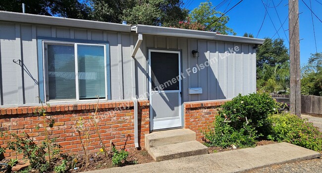 Building Photo - Cozy 1 Bedroom Duplex in Historic Folsom Rental