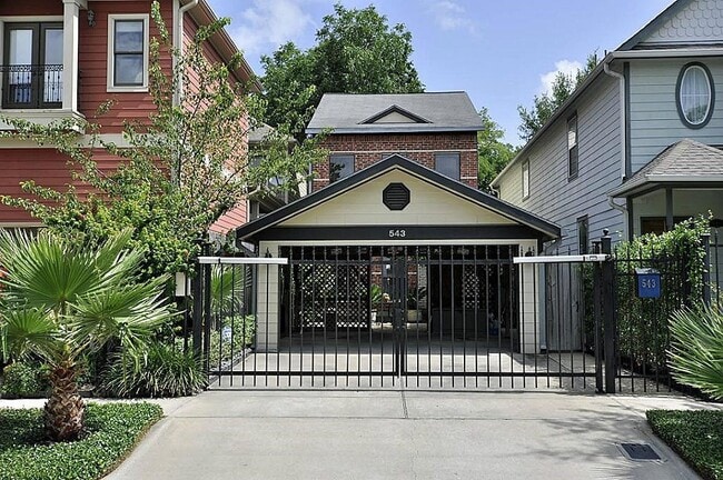 Photo - 543 W 16th St