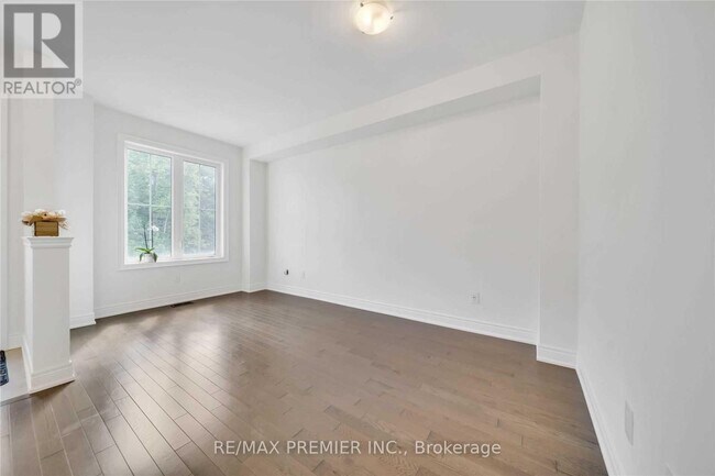 Photo - 220 Seaview Heights