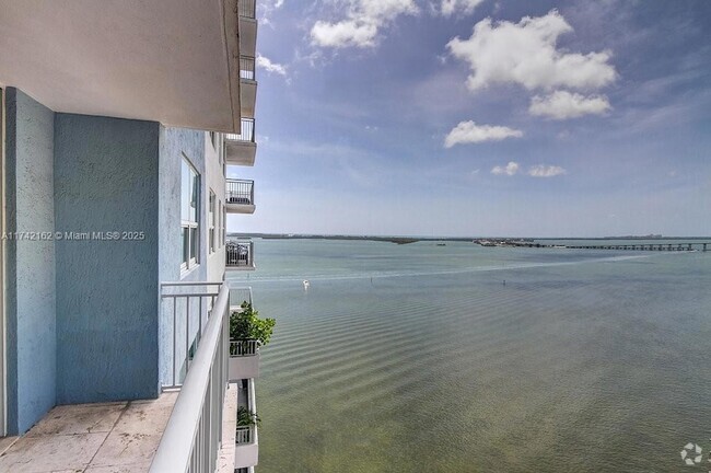 Building Photo - 1111 Brickell Bay Dr Unit 3209 Rental