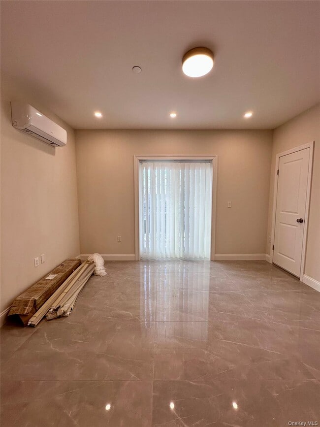 Photo - 64-67 185th St