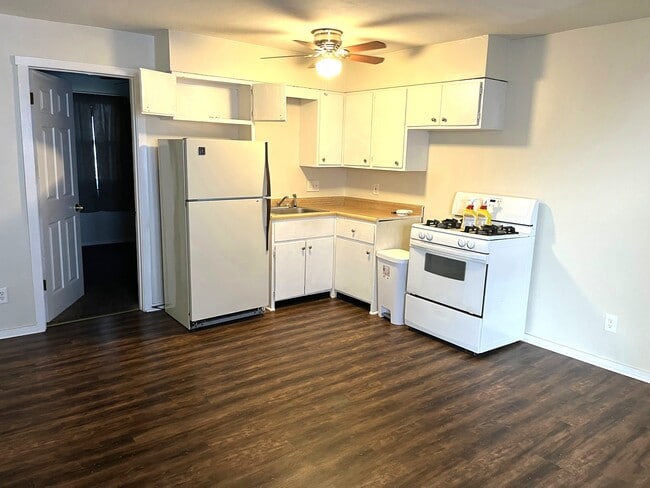 Photo - 342 W 21st St Unidad 2