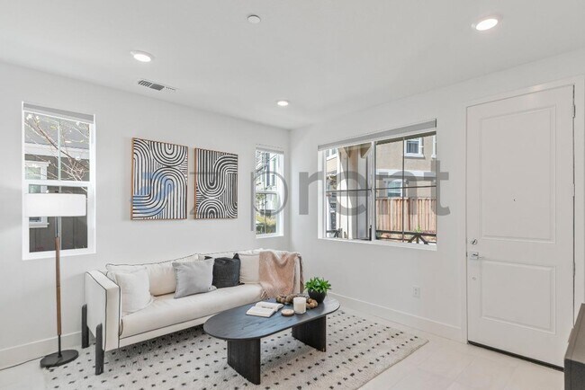 Photo - 37380 Watersail Way