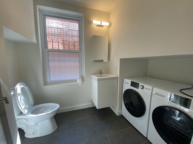 Photo - 1832-34 Callowhill St Unit A