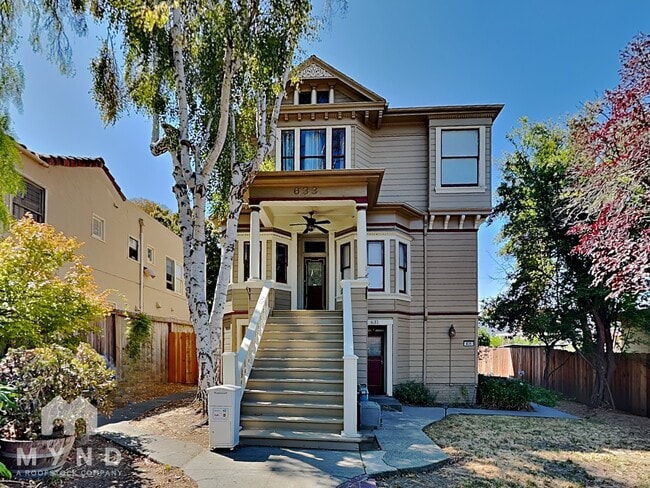 Building Photo - 633 Carolina St Rental