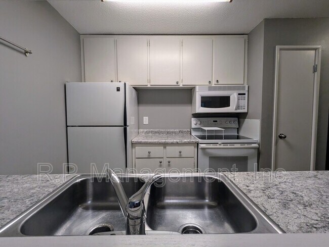Photo - 2800 Hamline Ave N Unit Apt 223