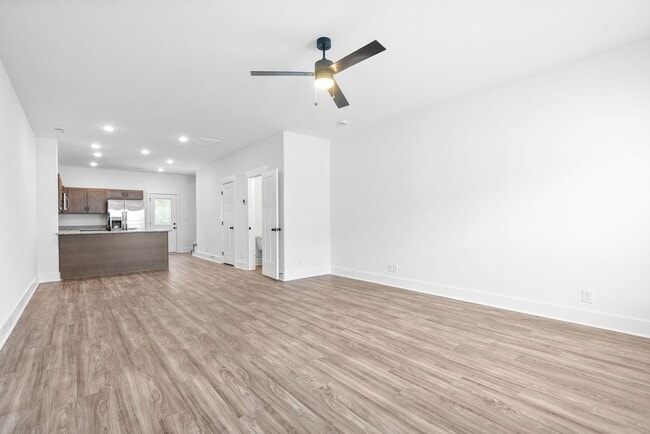 Building Photo - Large 2 Bedroom Luxury Townhome For Rent Near Billy Dunlop Park!