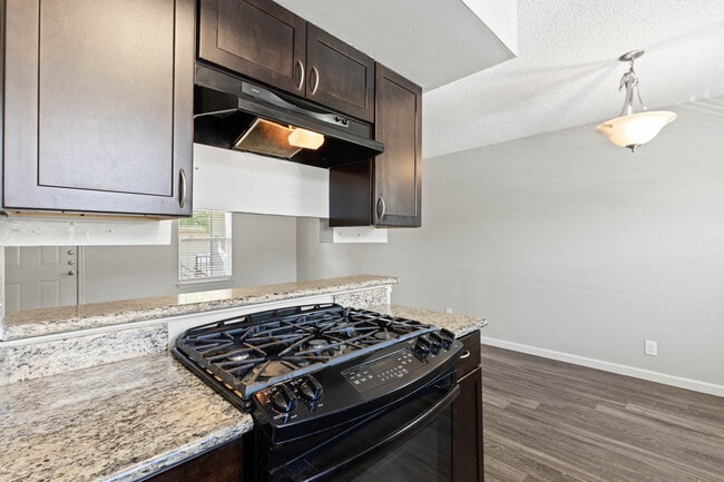 Photo - Brookhollow Apartments