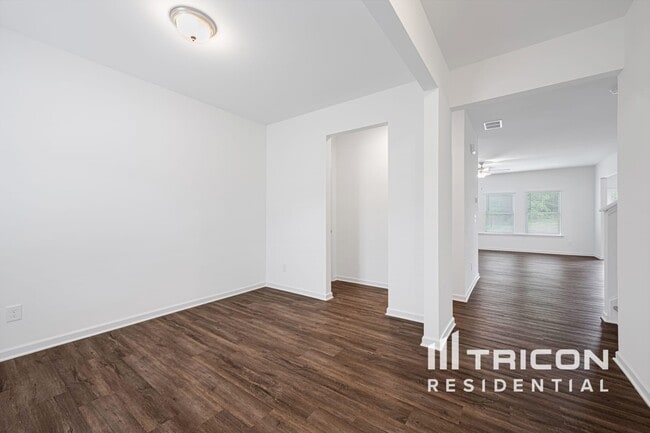 Photo - 135 Chapel Meadow Ln SW