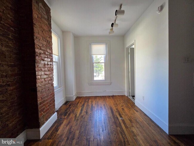 Photo - 3848 Terrace St