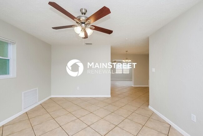 Photo - 3 Bedroom Pet-Friendly Home in SARASOTA, FL with Main Street Renewal