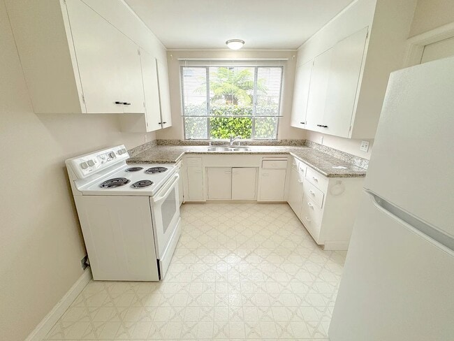 Photo - 24 Baytree Way Unit APT 6