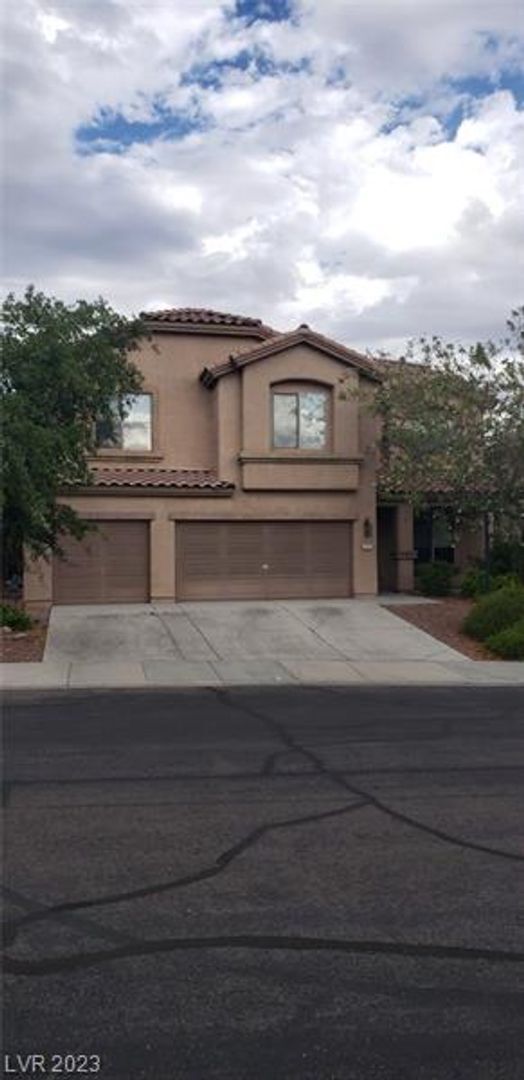 4 Bedroom located in 89002!! - 4 Bedroom located in 89002!! Casa