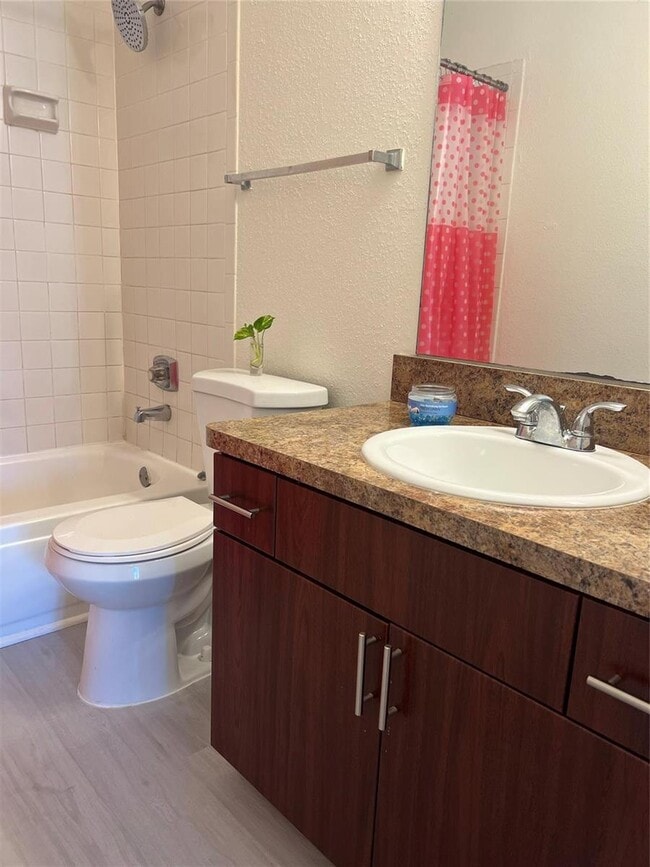 Photo - 875 Riverside Dr Unit 725
