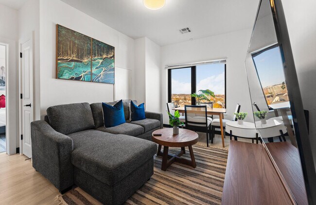 600 Broadway-SI ID1240311P