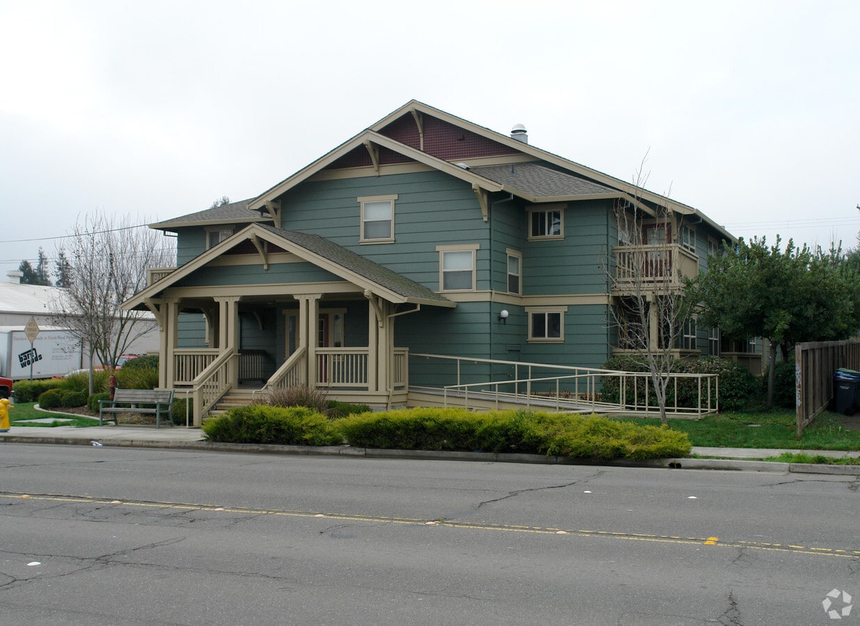 Photo - Salishan Apartments