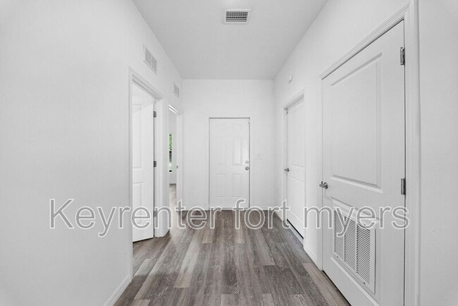 Photo - 4716 29th St SW