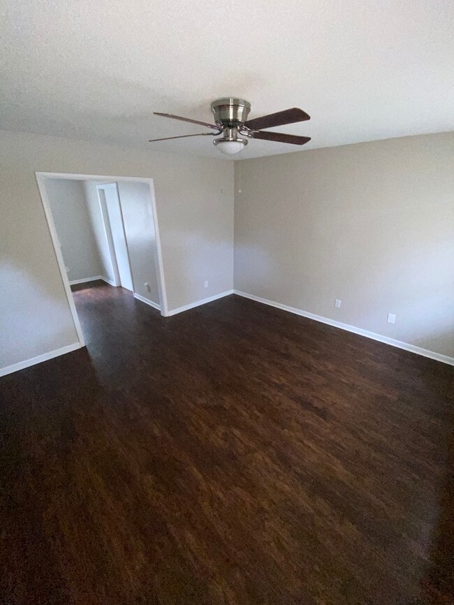 Photo - 513 Sorrells Dr