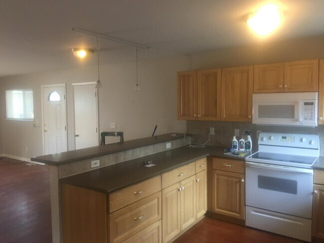 Photo - 1437 Roslyn St