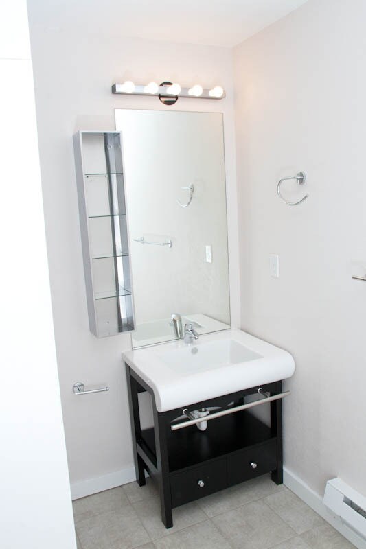 Bathroom 1 - 1425 E Yesler Way Unit 4