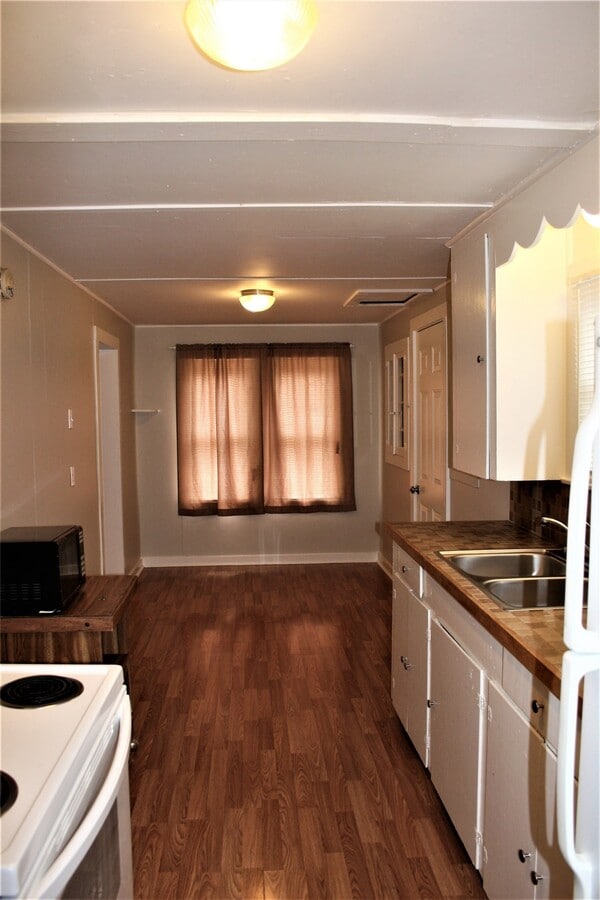 Photo - 6622 Church St