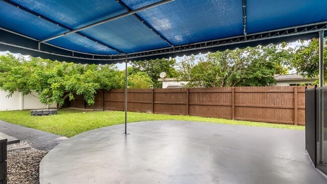 Photo - 740 Beachwood Ln