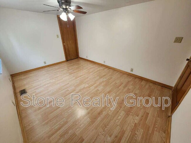 Photo - 2282 E State Rd 163