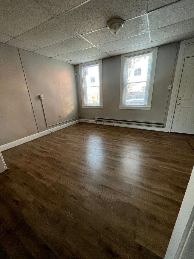 Photo - Remodeled 2BR house with courtyard