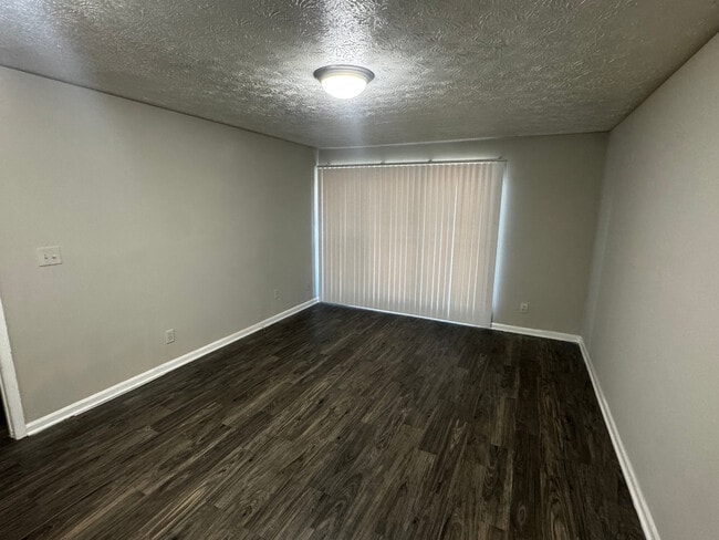 Photo - Room in Apartment on Stanton Rd SW