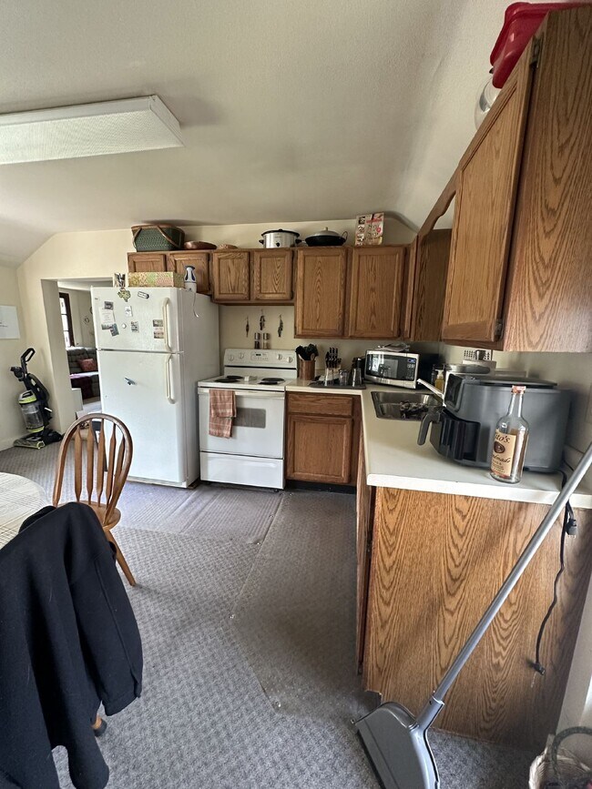 Photo - 3 Bed 1 Bath close to UWEC!