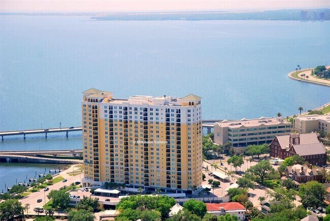 Building Photo - 345 Bayshore Blvd Unit P2 Rental