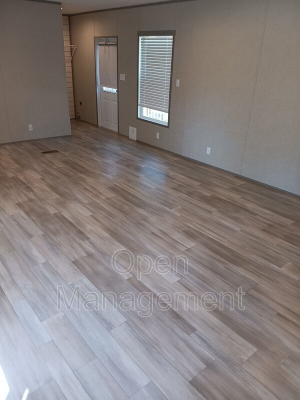 Photo - 2710 N Farm Rd 137