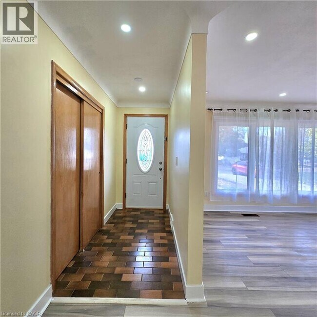 Photo - 338 Grantham Ave