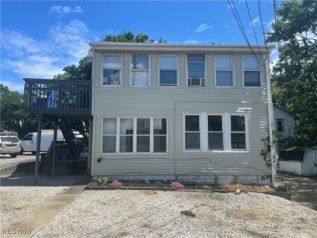 Building Photo - 1365 East Ave Unit 1