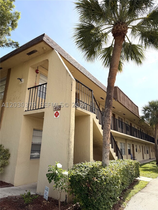 Building Photo - 412 Lakeside Dr Unit 223
