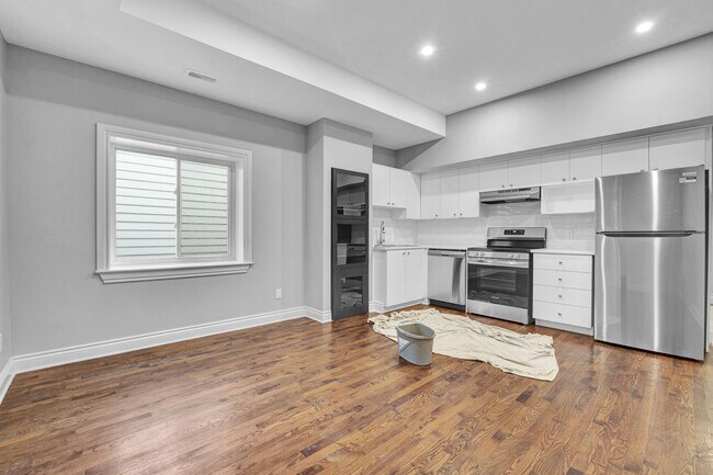 Photo - 265 Carruthers Ave
