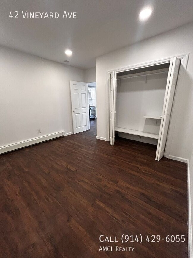 Building Photo - 42 Vineyard Ave Rental