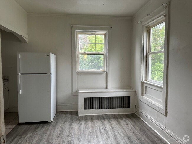 Building Photo - 1523 E 1st St Rental