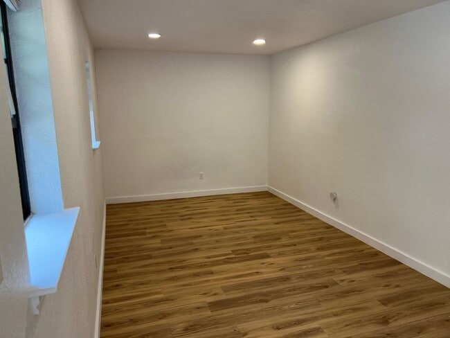 Photo - Charming Renovated 1 Bed / 1 Bath Apartment – Quiet North Dallas Living